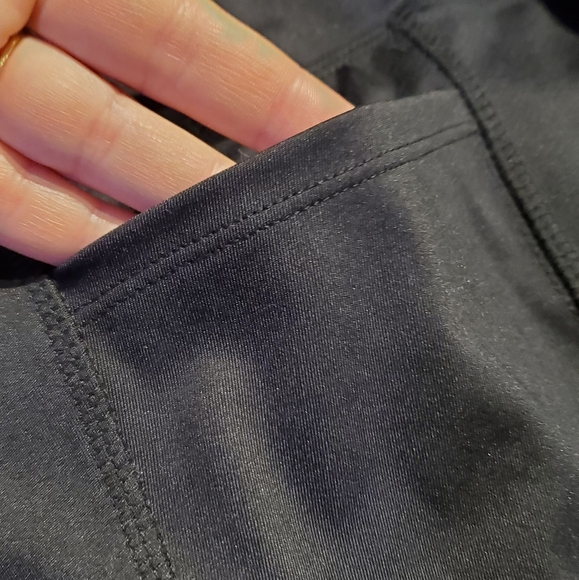 ☆3/35$ | BALLY TOTAL FITNESS | Black & Stormy Active Leggings in size M - Picture 5 of 8